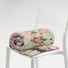 Load image into Gallery viewer, Flower Throw Blanket